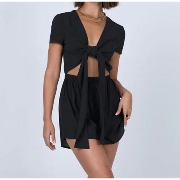 Princess Polly Romper Virgo Tie Front Cut Out Playsuit Black Size 4 - Picture 1 of 5